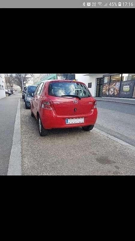 Gebraucht Toyota Yaris Luna 90 PS (66 kW) 2010 Rot Kleinwagen