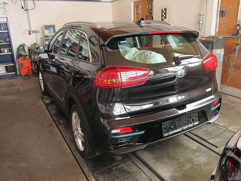 Gebraucht Kia e-Niro Silver 150 kW (204 PS) 2021 Schwarz SUV