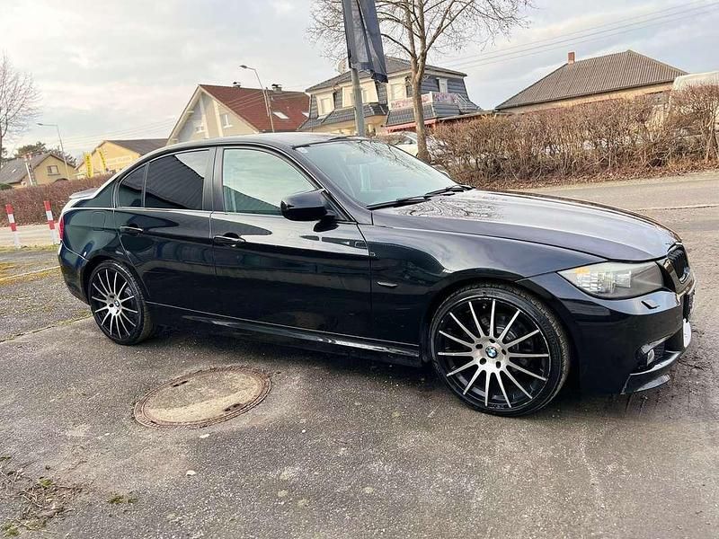 Gebraucht BMW 320 M Sport 177 PS (130 kW) 2010 Schwarz Limousine