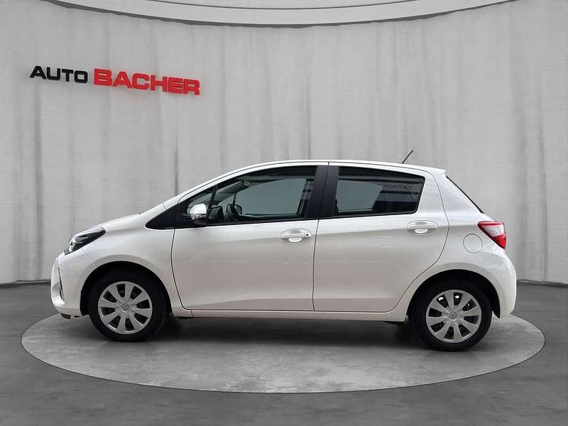 Gebraucht Toyota Yaris Active 72 PS (52 kW) 2019 Weiß Limousine