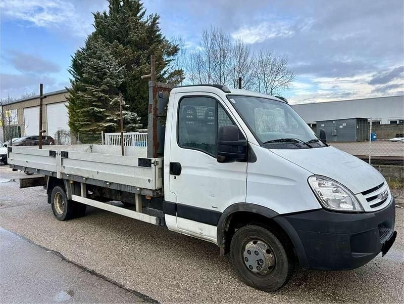 Gebraucht Iveco Daily 179 PS (131 kW) 2009 Weiß Limousine