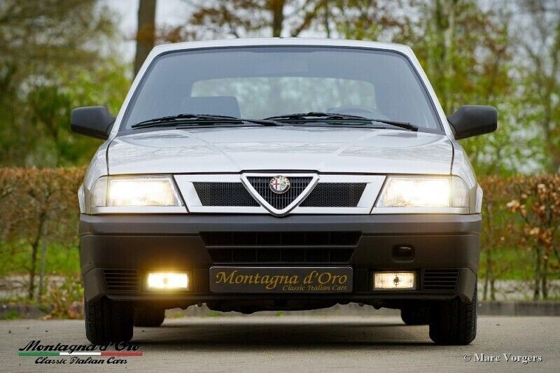 Gebraucht Alfa Romeo 33 Lusso 90 PS (66 kW) 1993 Silber Limousine