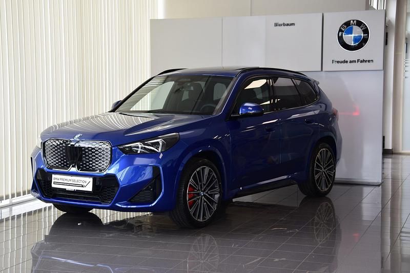 Gebraucht BMW iX1 Shadowline 150 kW (204 PS) 2025 M portimao blau SUV