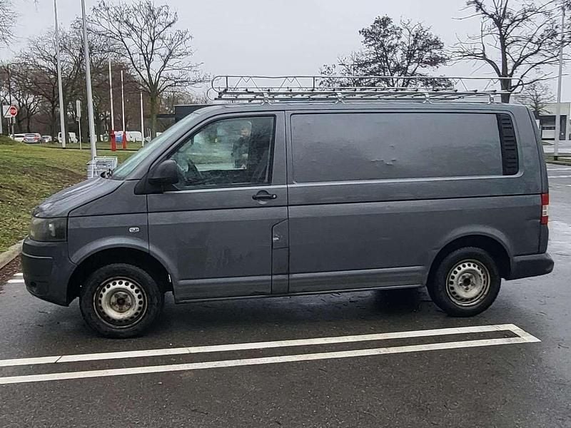 Gebraucht VW T5 140 PS (102 kW) 2014 Grau Van