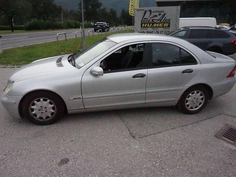 Gebraucht Mercedes C220 Classic 143 PS (105 kW) 2000 Silber Limousine