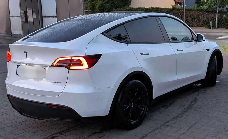 Gebraucht 2022 Tesla Model Y Long Range AWD SUV | € 28.999 (Superpreis) - Bild 1/4