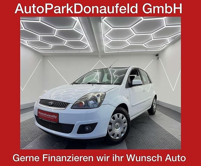 Weiß Gebraucht 2007 Ford Fiesta Trend Limousine | € 2.599 (Guter Preis) - Bild 1/4