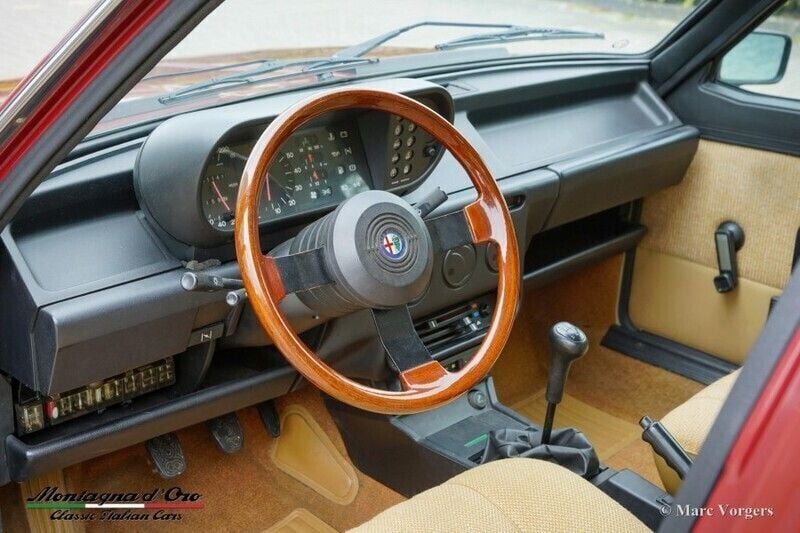 Gebraucht Alfa Romeo Giulietta 116 PS (85 kW) 1984 Rot Kleinwagen