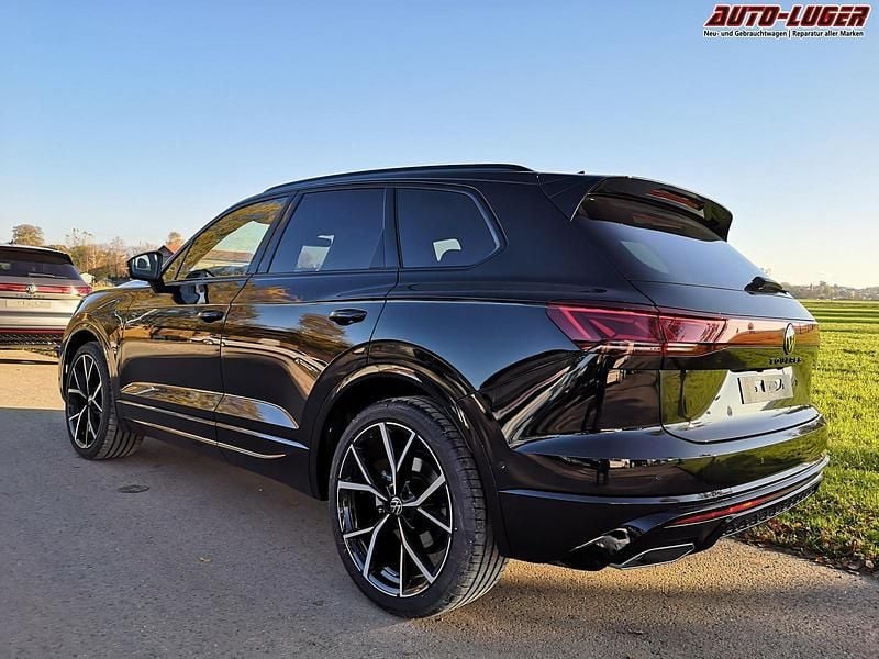 Neu VW Touareg R-line 286 PS (210 kW) 2025 Grenadillschwarz metallic SUV