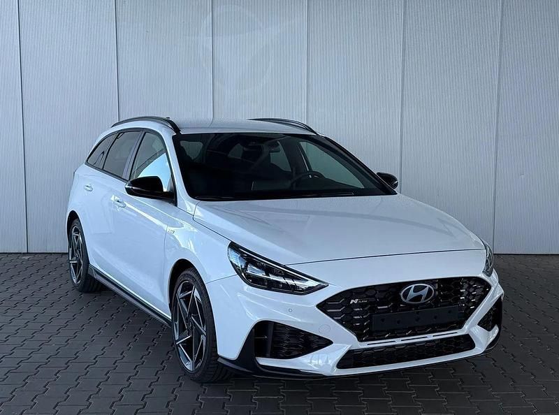 Neu Hyundai i30 N Line 140 PS (102 kW) 2025 Schwarz Kombi