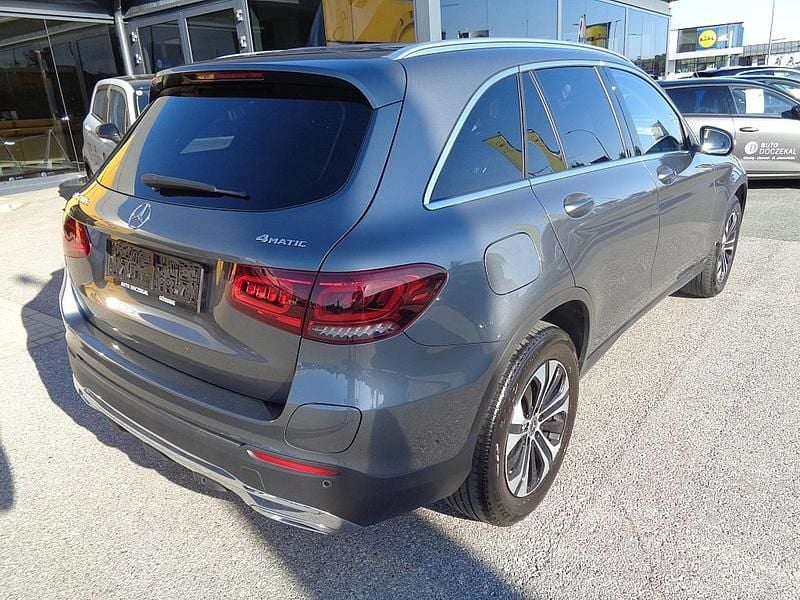 Gebraucht Mercedes GLC300e 211 PS (155 kW) 2020 Grau SUV