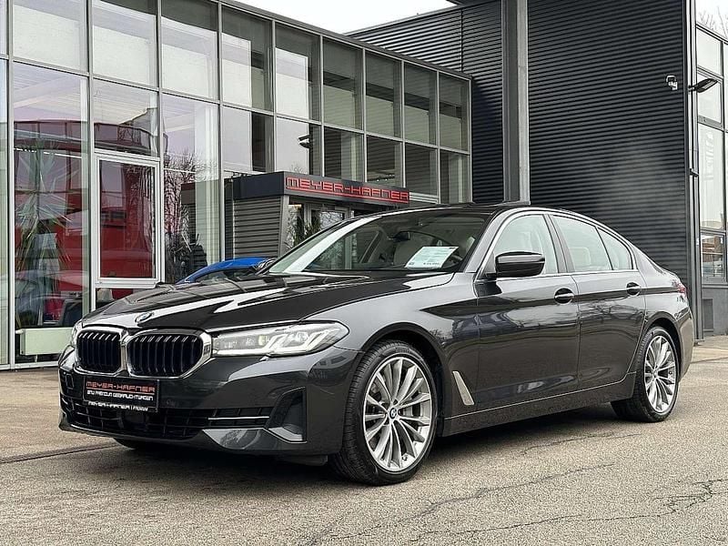 Gebraucht BMW 540 340 PS (250 kW) 2023 Grau Limousine