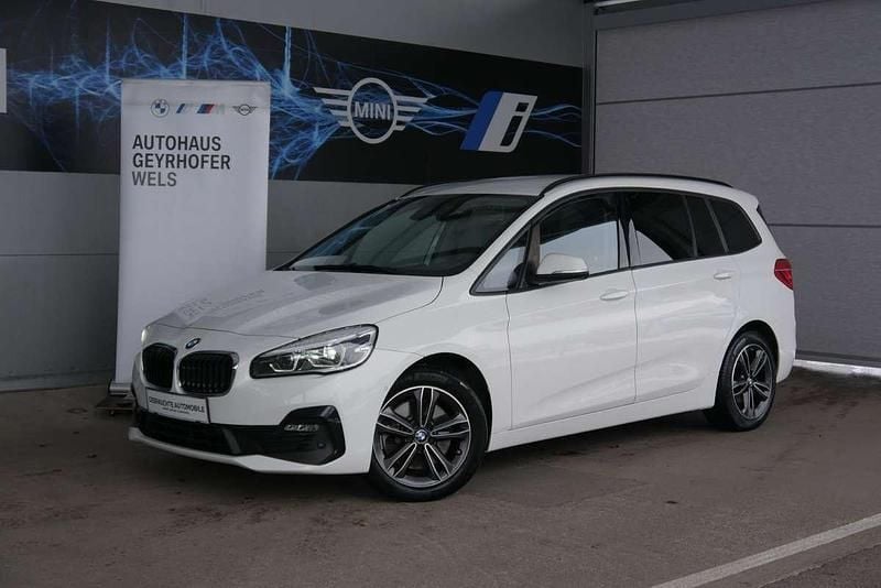 Weiß Gebraucht 2020 BMW 218 Gran Tourer Sport Line Van / Kleinbus | € 22.480 (Fairer Preis) - Bild 1/4