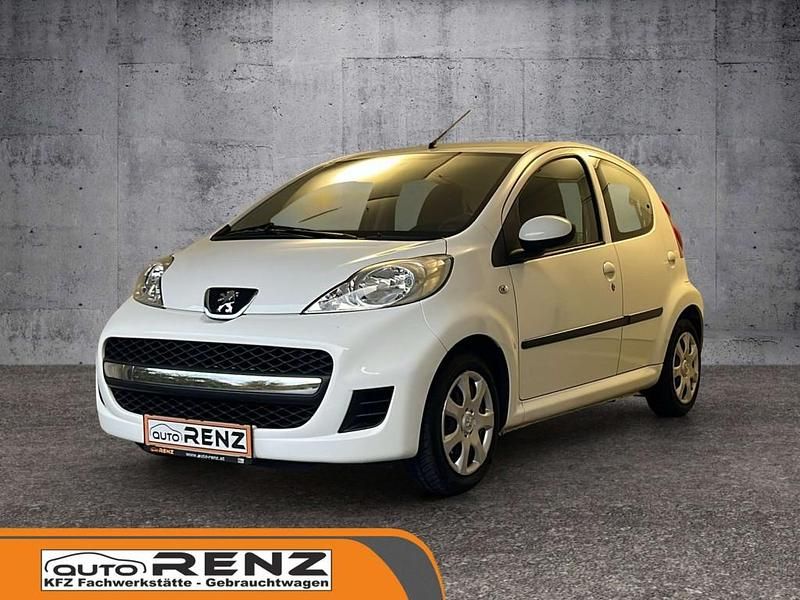 Weiß Gebraucht 2010 Peugeot 107 Kleinwagen | € 2.980 - Bild 1/4