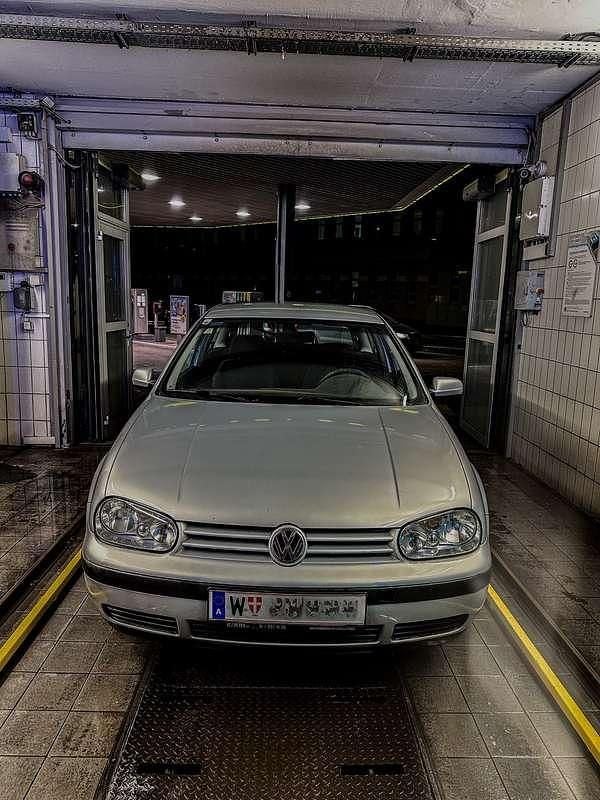 Gebraucht 2002 VW Golf Limousine | € 750 (Superpreis) - Bild 1/4