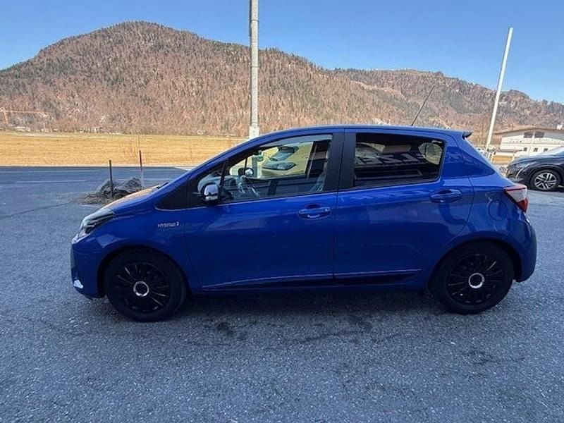 Gebraucht Toyota Yaris Hybrid 73 PS (53 kW) 2019 Blau Limousine