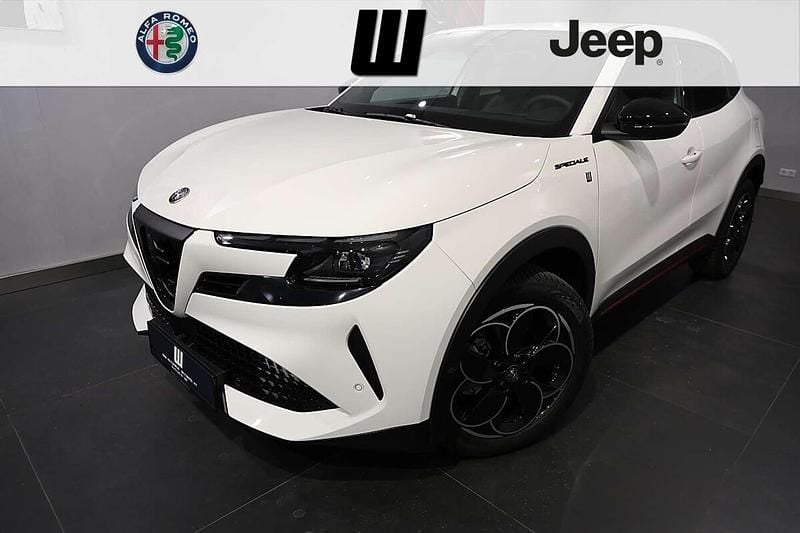 Neu Alfa Romeo Junior Edizione Speciale 114 kW (156 PS) 2025 Weiß SUV