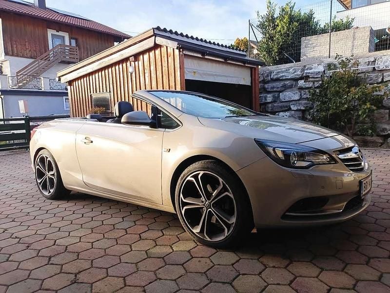 Beige Gebraucht 2013 Opel Cascada Cabrio | € 8.850 - Bild 1/4