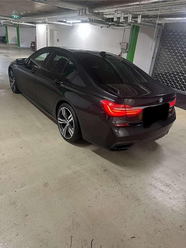 Gebraucht BMW 730 265 PS (194 kW) 2016 Limousine