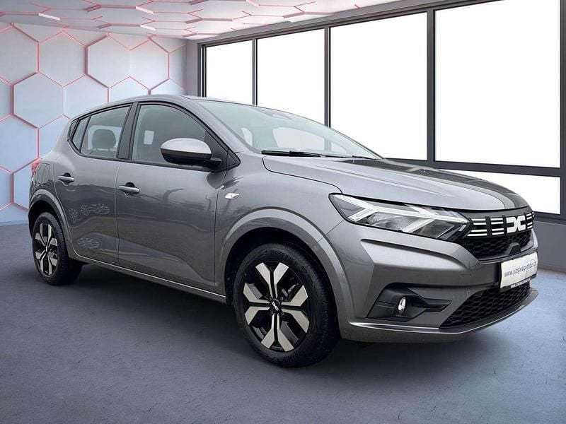 Gebraucht Dacia Sandero Expression 91 PS (66 kW) 2025 Grau Limousine