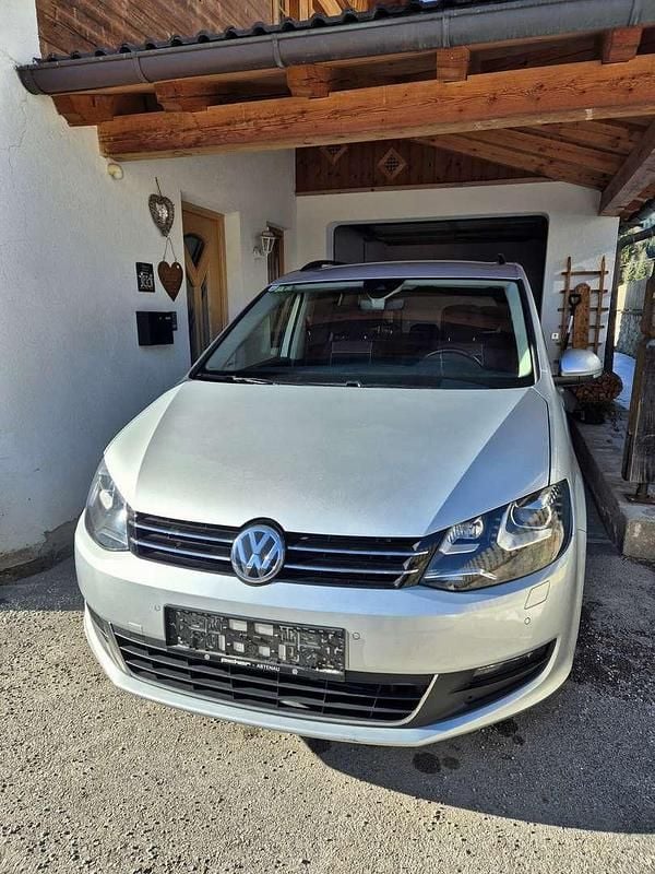 Silber Gebraucht 2020 VW Sharan Comfortline Van / Kleinbus | € 19.990 (Fairer Preis) - Bild 1/4