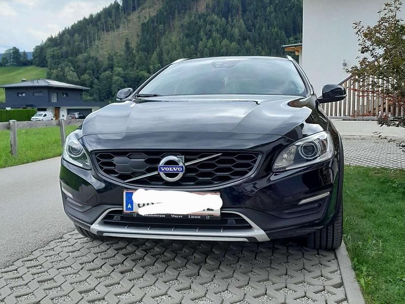 Gebraucht Volvo V60 CC 190 PS (139 kW) 2017 Schwarz Kombi