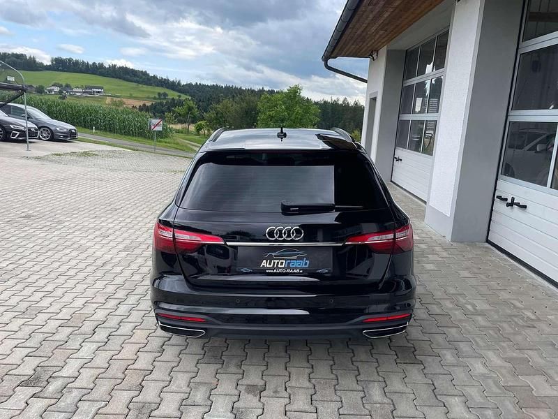 Gebraucht Audi A4 163 PS (119 kW) 2021 Schwarz Kombi