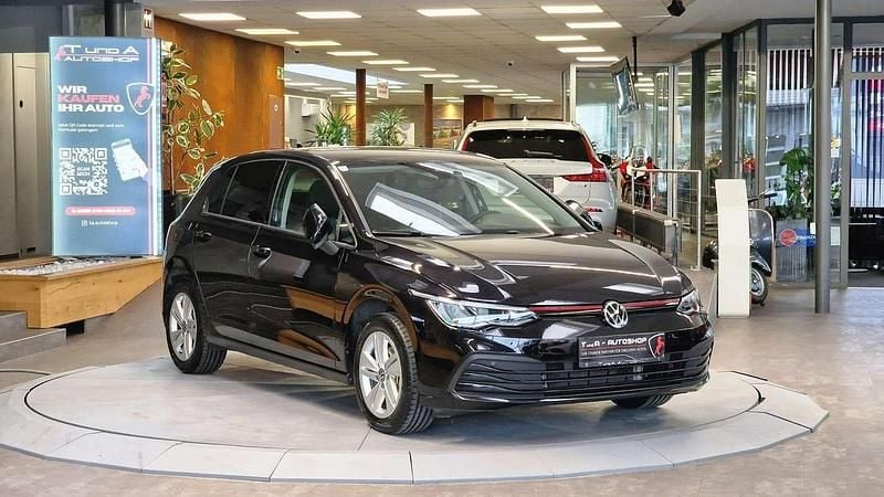 Gebraucht VW Golf VIII Life 110 PS (80 kW) 2021 Schwarz Limousine