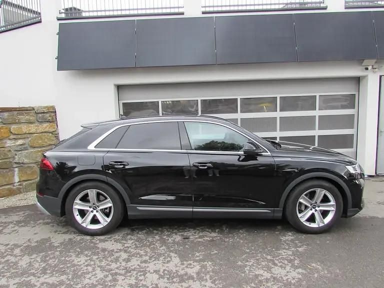 Gebraucht Audi Q8 Ambiente 286 PS (210 kW) 2024 Schwarz  metallicperleffektno SUV