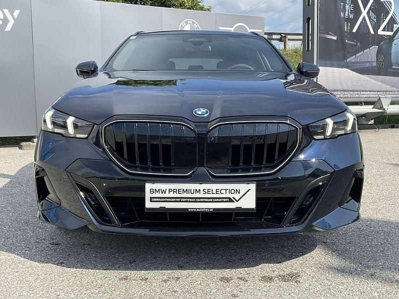 Gebraucht BMW 530e Efficient Dynamics 299 PS (219 kW) 2025 Schwarz Kombi