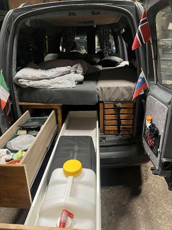 Gebraucht VW Caddy Maxi 102 PS (75 kW) 2018 Grau Van / Kleinbus