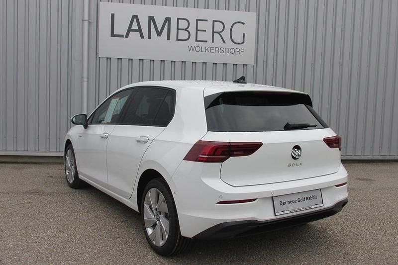 Neu VW Golf VIII 115 PS (84 kW) 2025 Weiss  normal Limousine