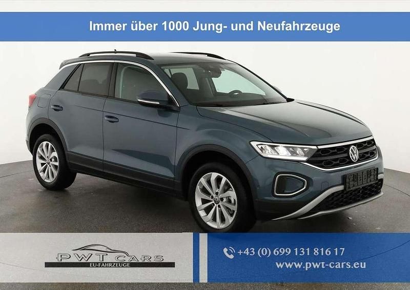 Neu VW T-Roc Life 150 PS (110 kW) 2025 Blau SUV