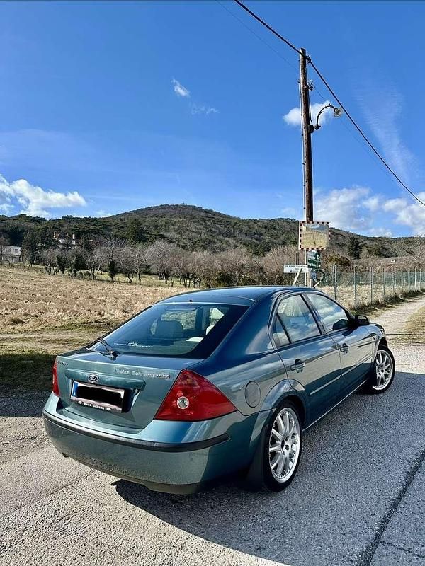 Gebraucht Ford Mondeo 131 PS (96 kW) 2003 Limousine