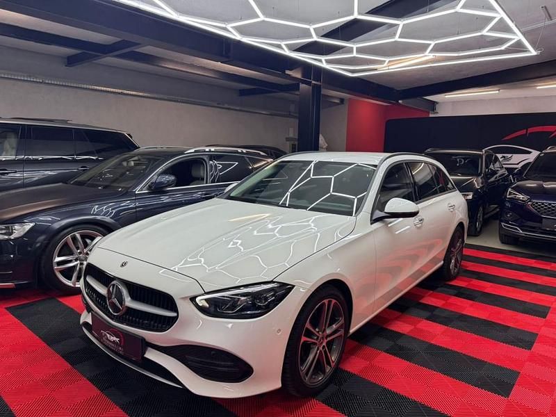 Gebraucht Mercedes C180 170 PS (125 kW) 2024 Weiß Kombi