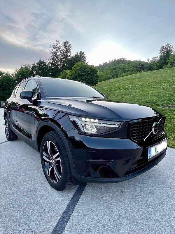 Gebraucht Volvo XC40 Plus 129 PS (94 kW) 2023 Schwarz SUV