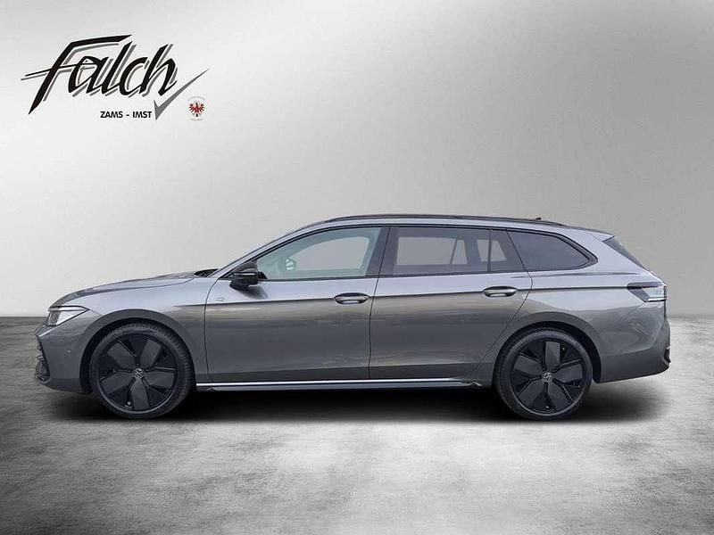 Neu VW Passat Sport 193 PS (141 kW) 2025 Mittelgrau  normal Kombi