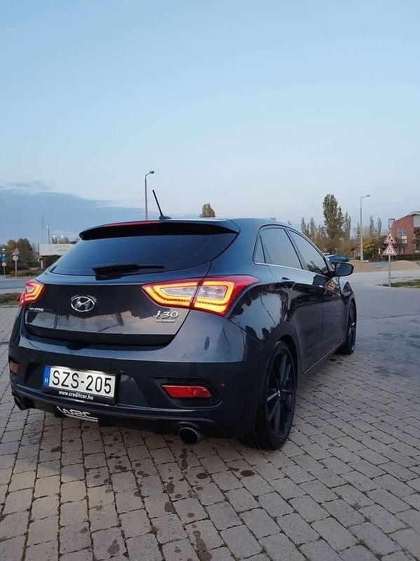 Gebraucht Hyundai i30 Turbo 186 PS (136 kW) 2015 Grau Limousine