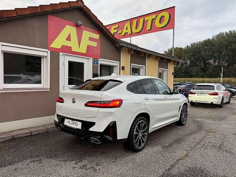 Gebraucht BMW X4 M Sport 190 PS (139 kW) 2022 Weiß SUV