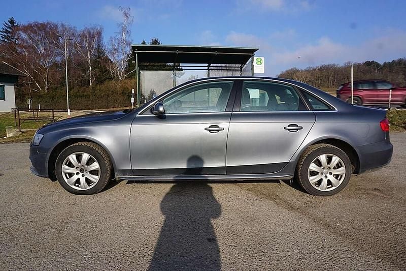 Gebraucht Audi A4 120 PS (88 kW) 2014 Grau Limousine