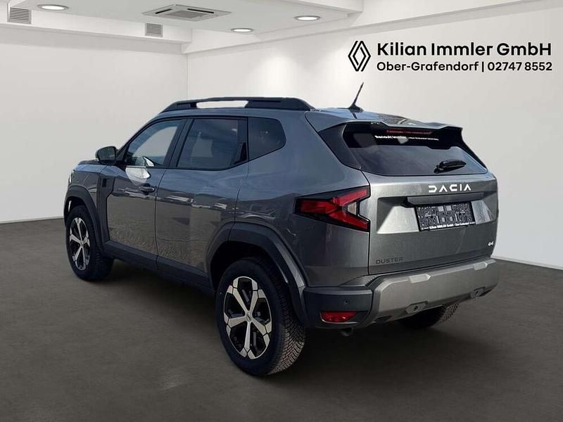 Neu Dacia Duster Journey 131 PS (96 kW) 2025 Grau SUV