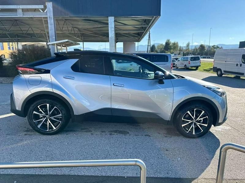 Neu Toyota C-HR Active 151 PS (111 kW) 2025 Silber SUV