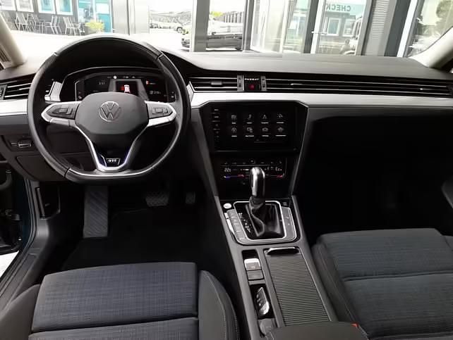 Gebraucht VW Passat GTE 156 PS (114 kW) 2021 Blau Kombi