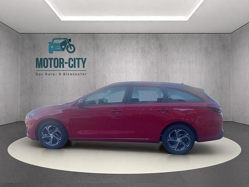 Gebraucht Hyundai i30 GO! 110 PS (80 kW) 2023 Rot Kombi