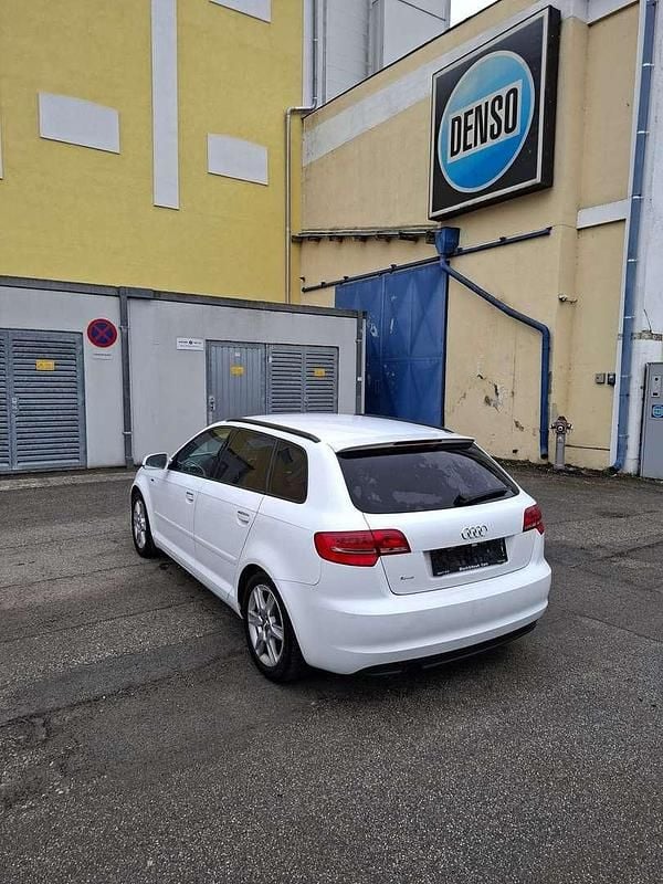 Gebraucht Audi A3 Comfort 90 PS (66 kW) 2011 Kleinwagen