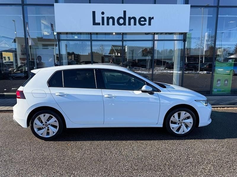 Neu VW Golf VIII 115 PS (84 kW) 2026 Weiss  normal