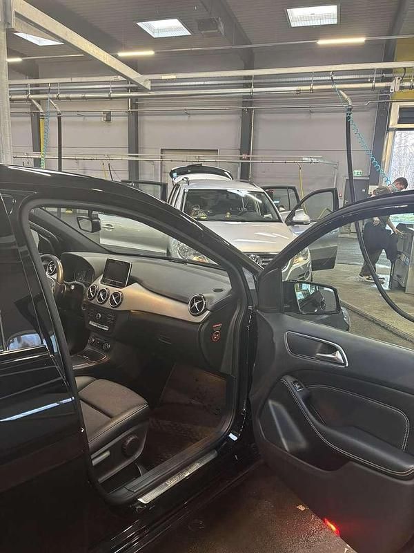 Gebraucht Mercedes B200 136 PS (100 kW) 2018 Van / Kleinbus