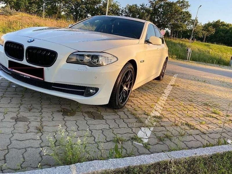 Gebraucht BMW 520 184 PS (135 kW) 2013 Weiß Limousine