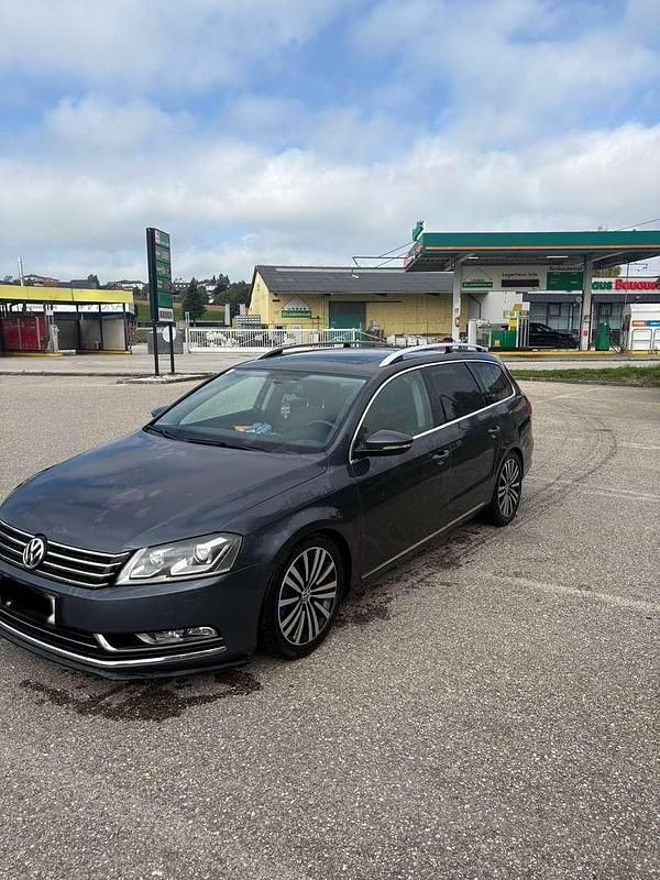 Gebraucht VW Passat Highline 140 PS (102 kW) 2011 Grau Kombi