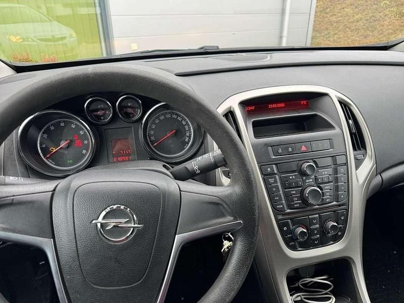 Gebraucht Opel Astra 101 PS (74 kW) 2010 Kombi